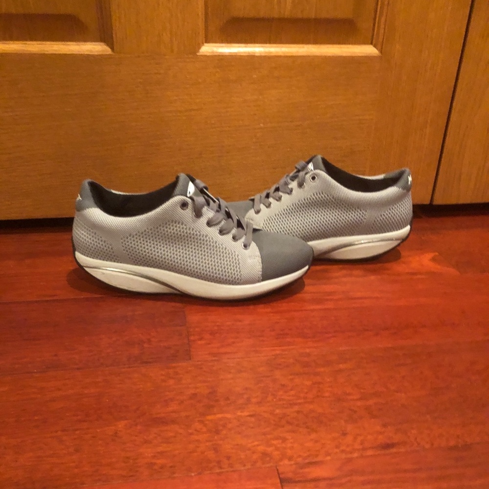 MBT Sport Rocker Fit Tone Shoes Women's Size 8